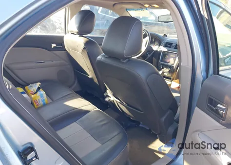 2010 Mercury Milan Hybrid from USA, damaged, VIN 3MEDM0L31AR637359